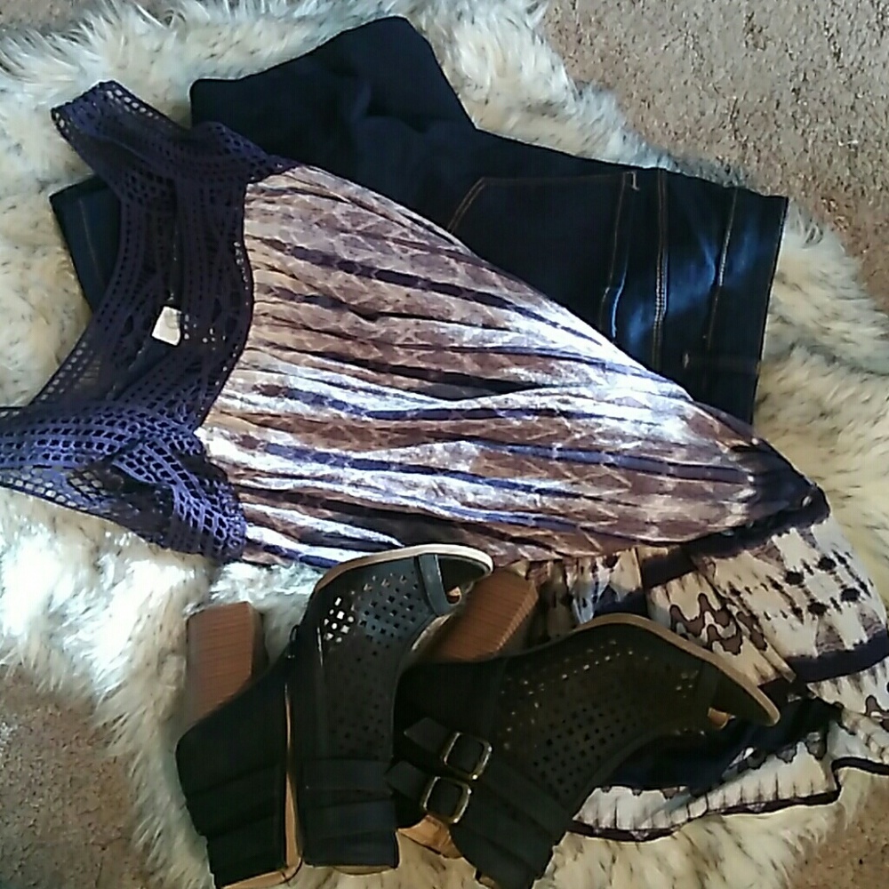 Dress - Picture 3 of 3